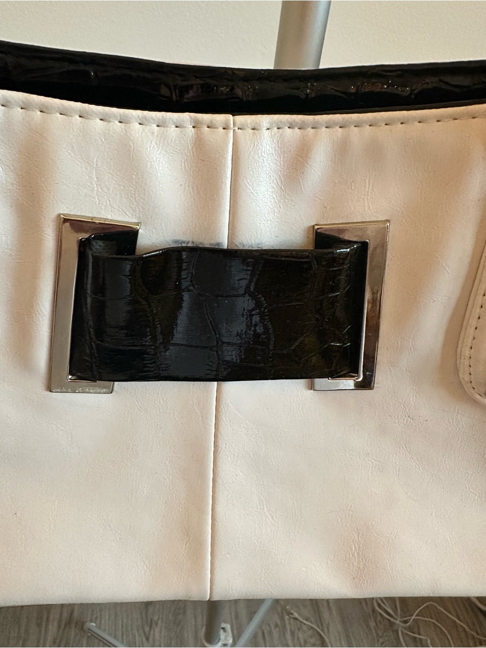 White Leather-Style Shoulder Bag with Black Accent Details - Picture 7 of 8